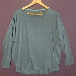 MPG Blue Grey Oversized 3/4 Sleeve Open Back Yoga Top. Size L